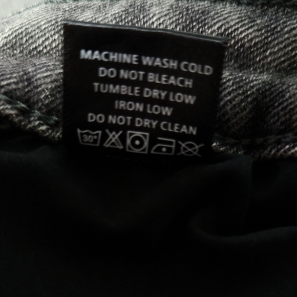 New Nova Distressed Black Jeans / Size 16 Tall - Picture 7 of 8